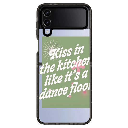 “Kiss in the Kitchen Like It's a Dance Floor"_Samsung Z Flip [1505139]